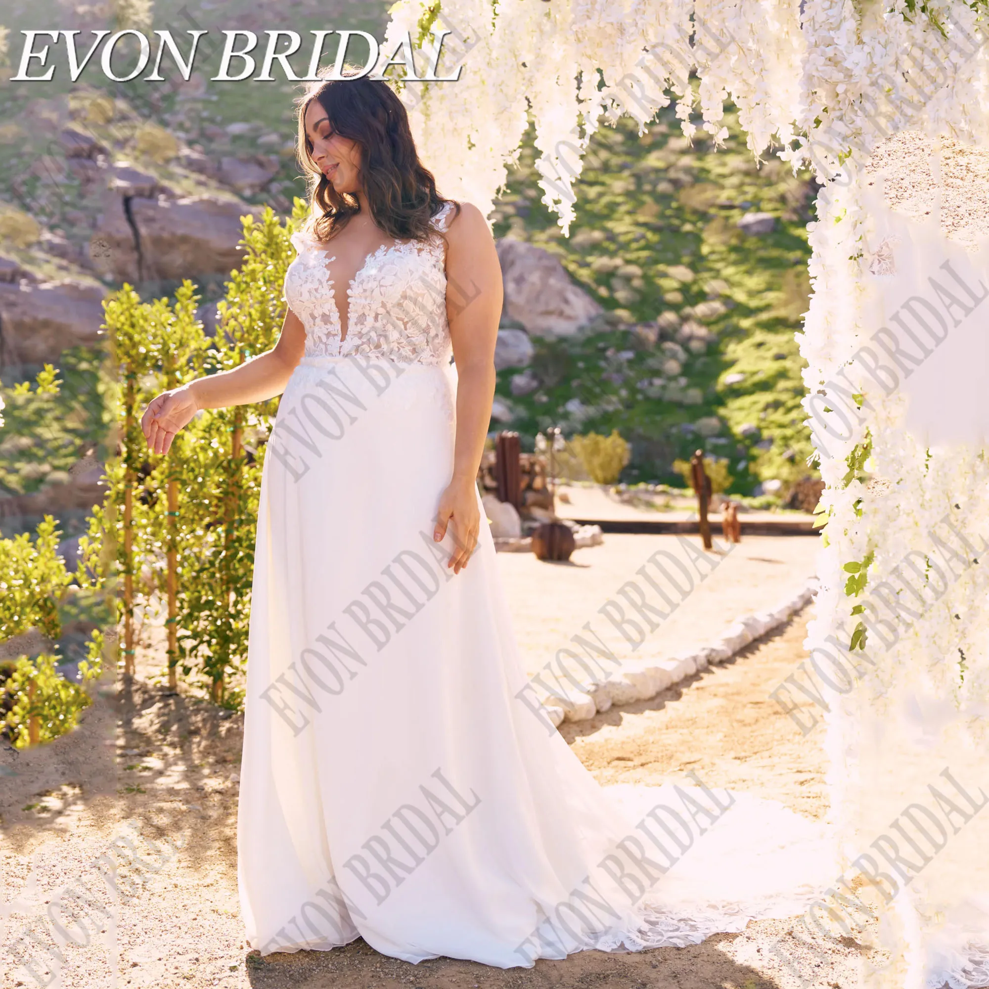 

EVON BRIDAL Chiffon Plus Size Wedding Dress for Woman Bride Customized Sleeveless Scoop Neck Applique Bridal Gown Sweep Train