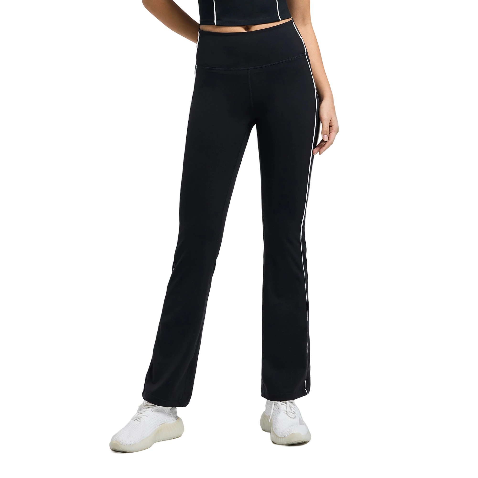 

Saltum - FlexEase™ 2.0 High-Waist Flare Legging Flattering Aesthetics for Every Activity Lightweight & High Elasticity