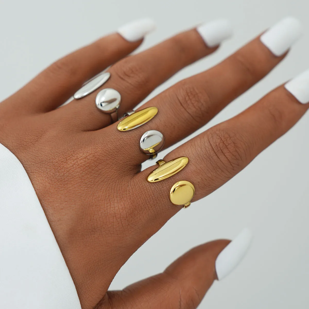 Modische Geometrie-Design-Edelstahlringe, beständig, 18 Karat PVD-beschichtet, schlicht, schlankes Metall, Modeschmuck, Bijoux-Geschenk 2025