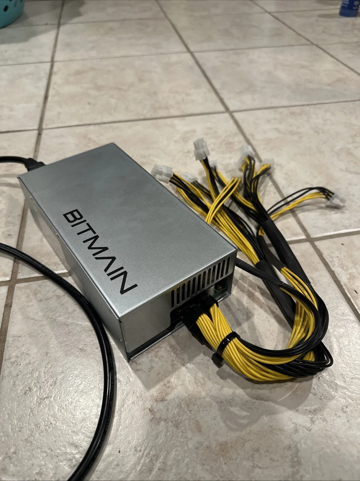 KJ BUY 2 GET 1 FREE Goldshell XT BOX 580GH/s 400W XTM Miner Input 110-240V AC | Endless Mining