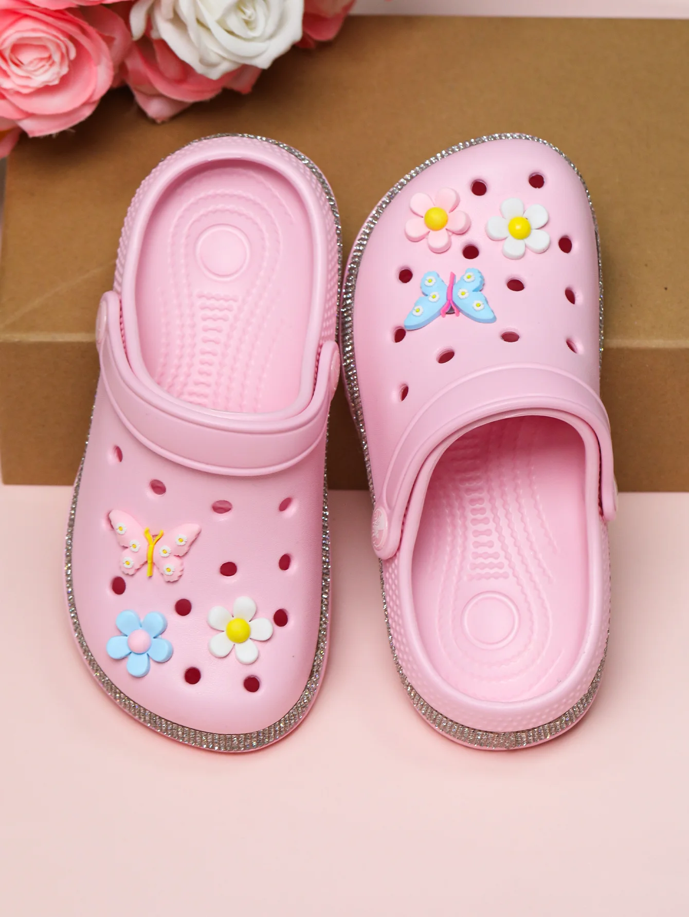 Kinderschuhe für den Garten, leichte EVA-Kinderschuhe und -Pantoffeln, rutschfeste Sandalen, atmungsaktive Slipper für drinnen und draußen K55 – Detail 13