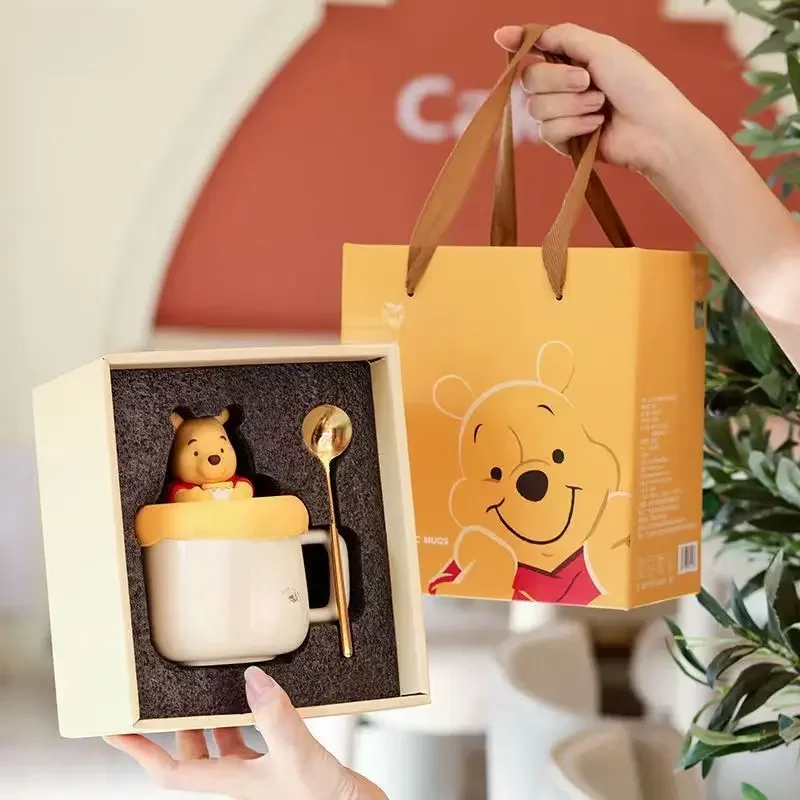 Disney mignon Winnie l'ourson tasse en céramique tasse cadeau fraise ours Couple tasse bureau café boire fille cadeau d'anniversaire
