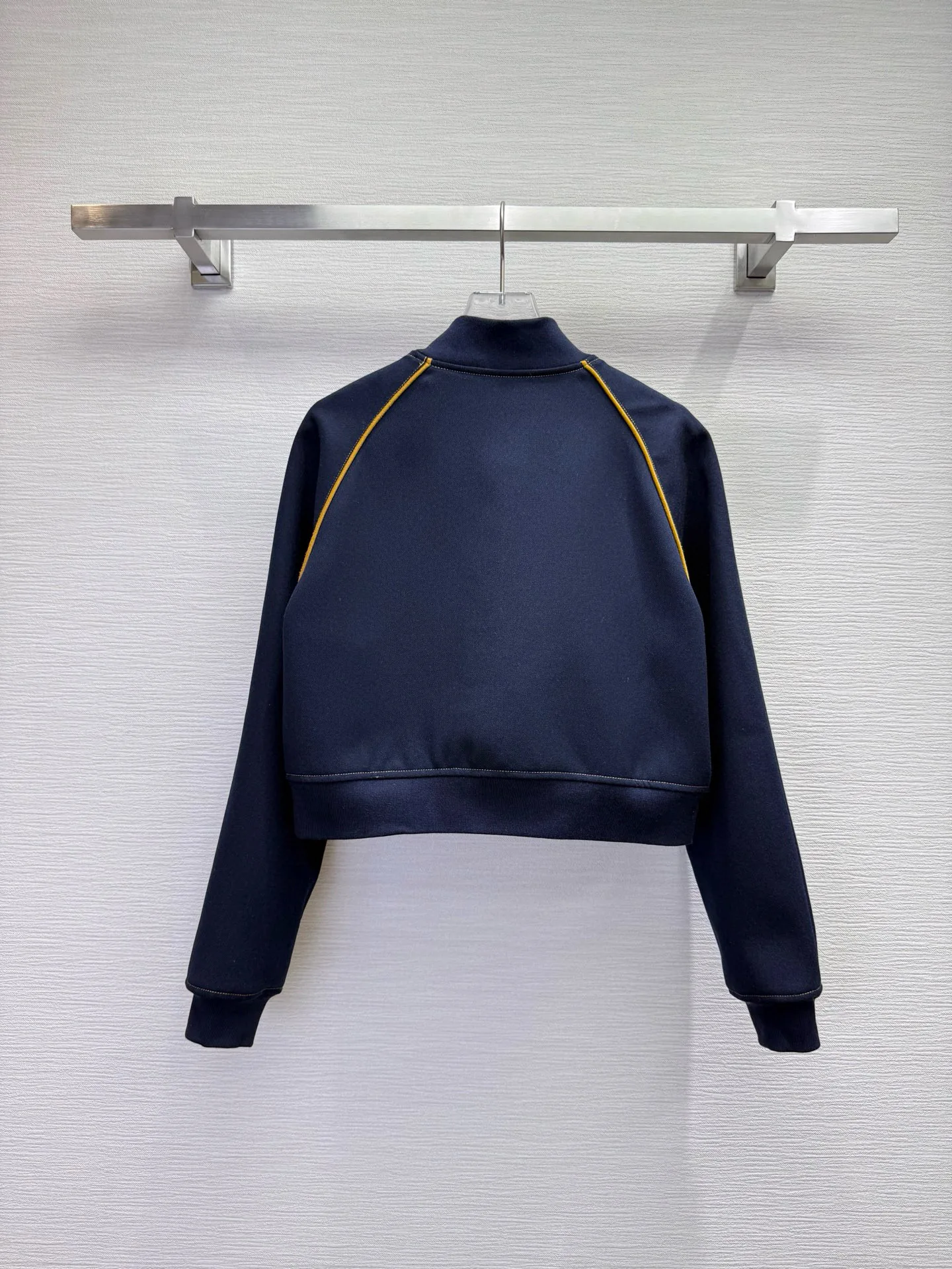 

2025 Autumn New Casual Sports Style Letter Patch Short Women Stand Collar Button Jacket Fashion Solid Color Baseball Jacket D1