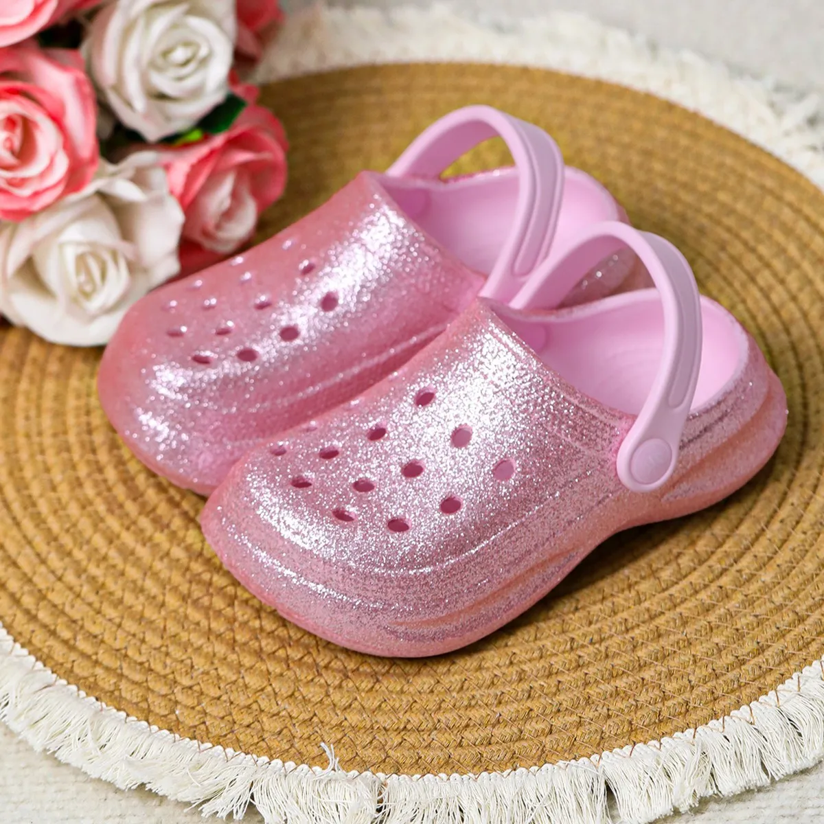 قباقيب أطفال متألقة، قباقيب مريحة وجميلة، خفيفة الوزن وغير قابلة للانزلاق، مناسبة للاستخدام الخارجي والداخلي.