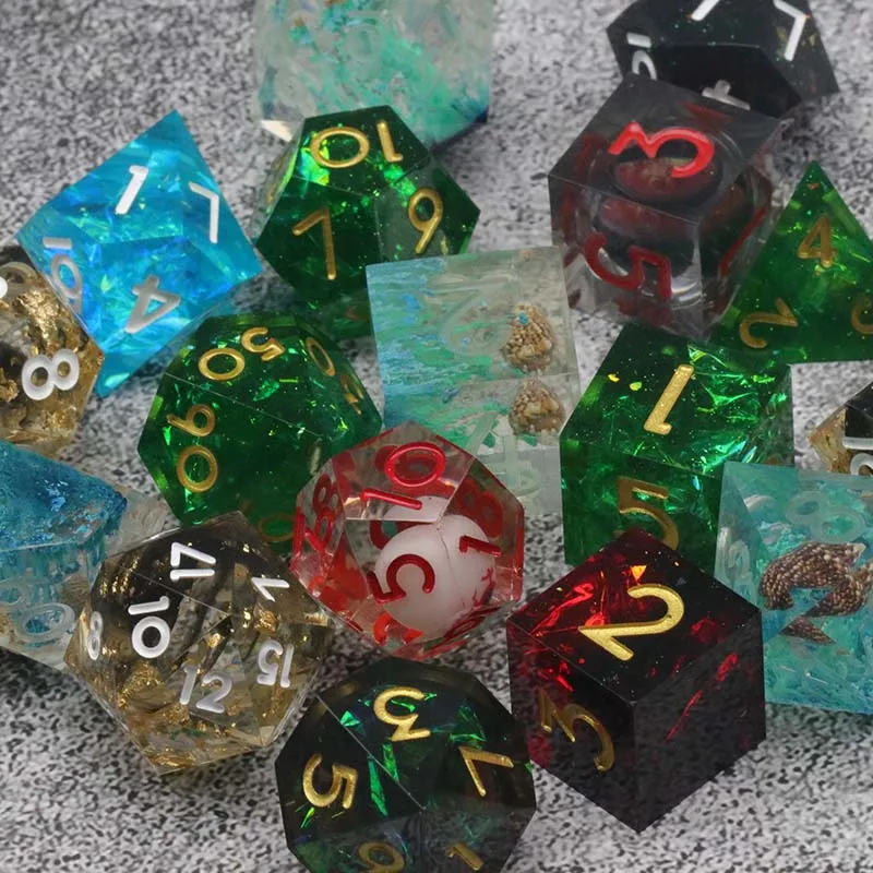 1Pc Random Resin Dice  Polyhedral Dice for Role-Play Game D&D Bar Pub Party RPG Board Games