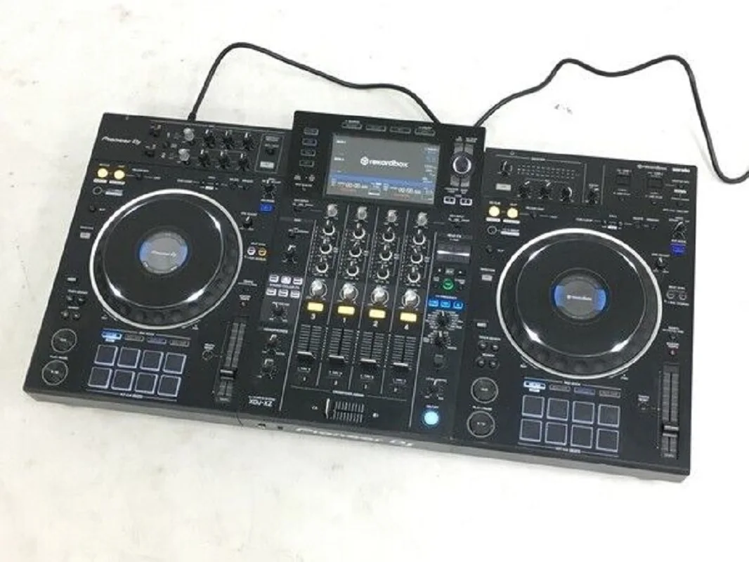 مراجعة وتحليل منتج XDJ XZ Pro: هل هو الخيار الأمثل للاستخدام اليومي؟