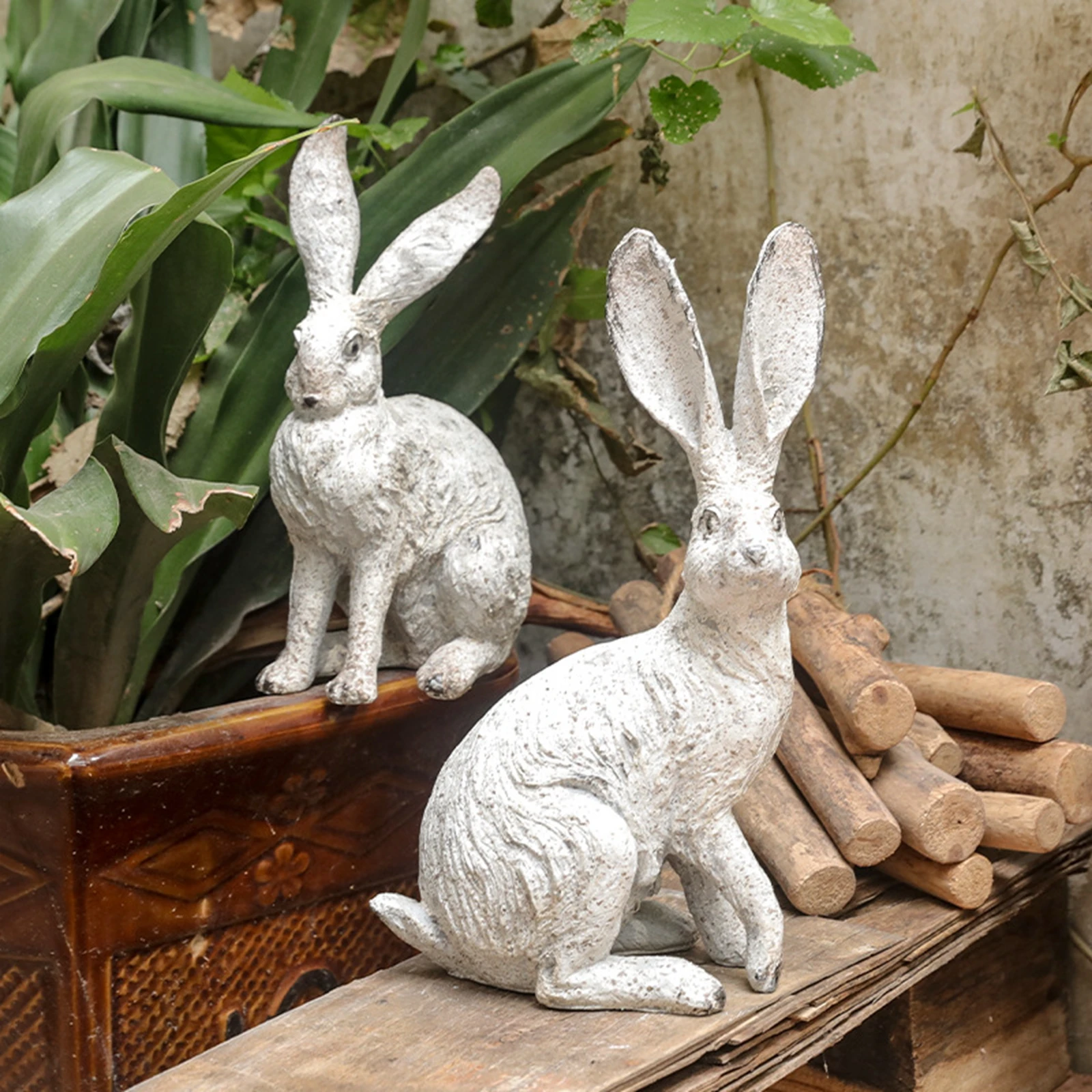 2x Garden Desk Statues Rabbit Figures Home Decor Cute Resin Rabbit Sculptures Birthday Gift for Home Bedroom Courtyard Bookshelf