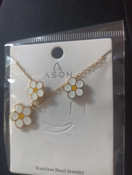 LUXUKISSKIDS Golden Clover Shell Jewelry Set for Women/Girls Stainless Steel Flower Necklace Earrings Sets Elegant Accessories photo review