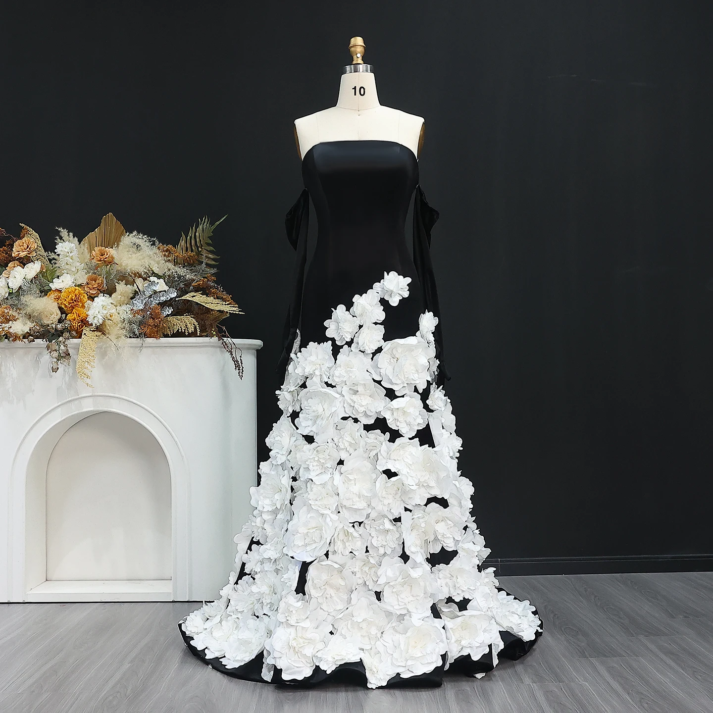 Sharon Said Luxus Dubai Schwarz Samt Trägerloses Abendkleid mit Handschuhen 3D Blumen Frauen Hochzeit Party Kleider SS748 Angepasst