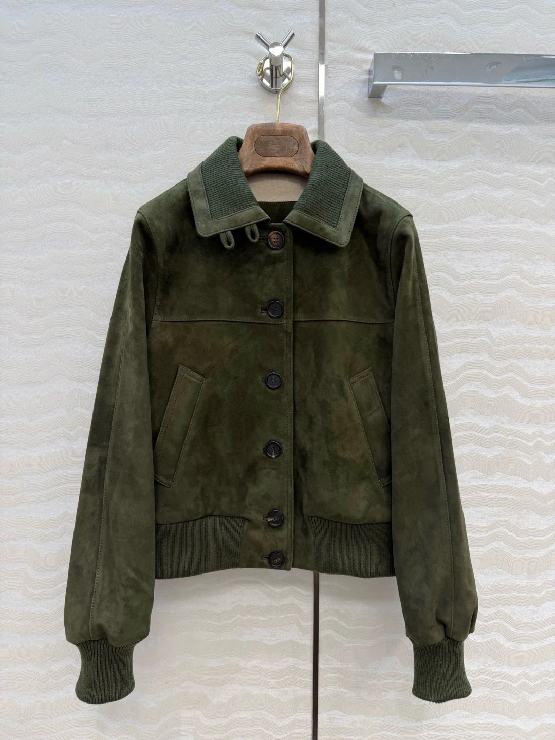 

Куртка из натуральной кожи в стиле рыцарской экипировки, унисекс, короткая, с кашемировой вязаной подкладкой и замшевыми вставками, бесплатная доставка