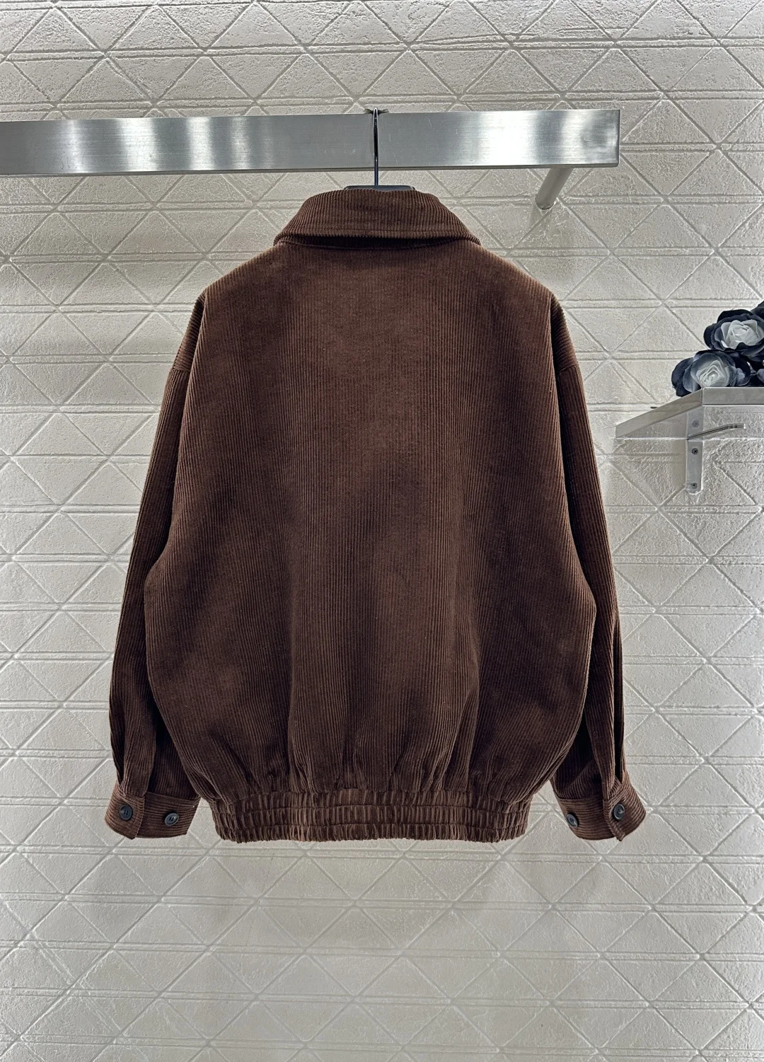 

2025 Autumn And Winter New Women'S Clothes Corduroy Jacket Lapel Zipper Jacket Jacket Version Hem Elastic Narrowing Jacket