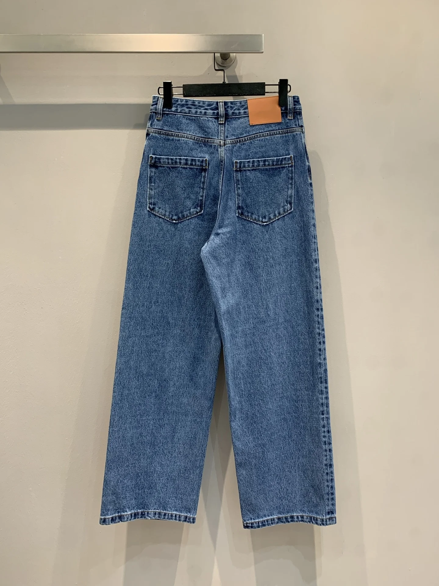 

High Quality Spring And Summer Women's Jeans Casual Fashion Button Vintage Embroidery Loose Straight Cotton Denim Pants JQ137
