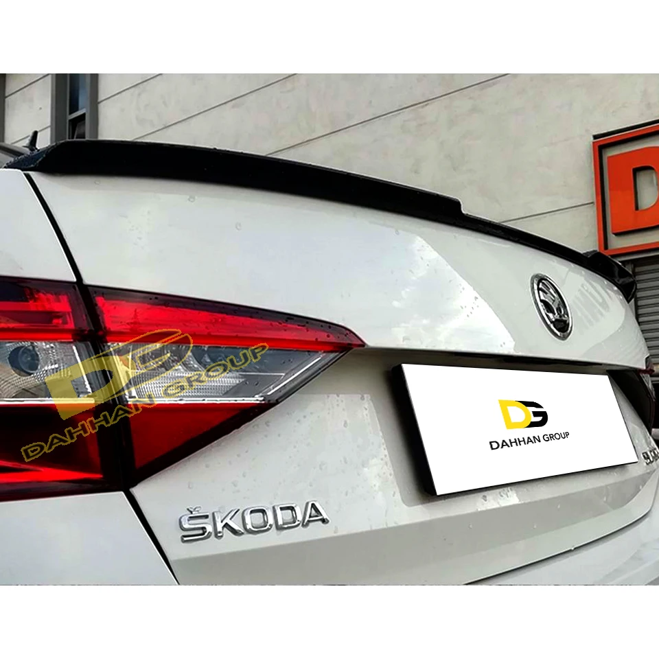 Skoda SuperB MK3 2015 - up M4 F80 vRS Style Boot posteriore tronco Spoiler ala superficie grezza o verniciata plastica ABS di alta qualità