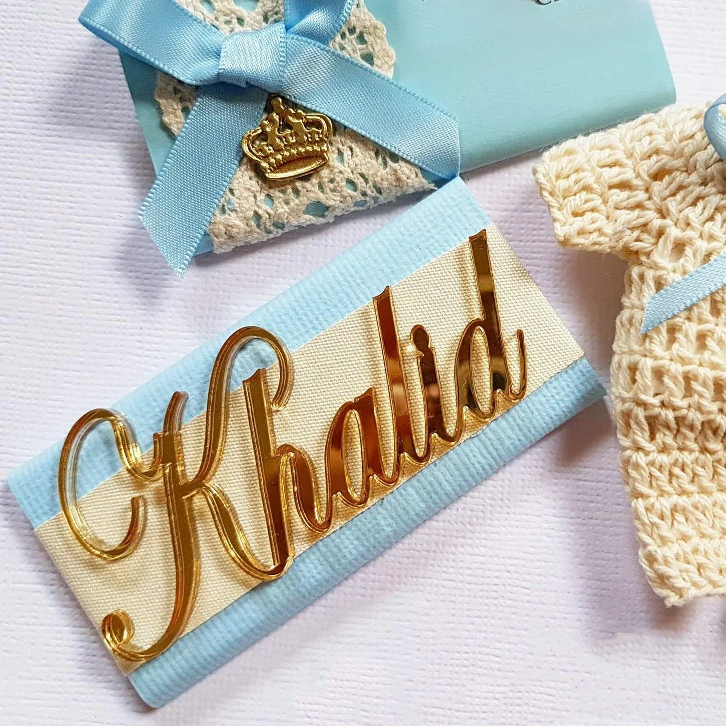 12 pièces noms d'invité personnalisés découpés au Laser cartes de lieu de mariage personnalisées étiquettes de paramètres de nom de lieu décor de fête boîte de baptême au chocolat