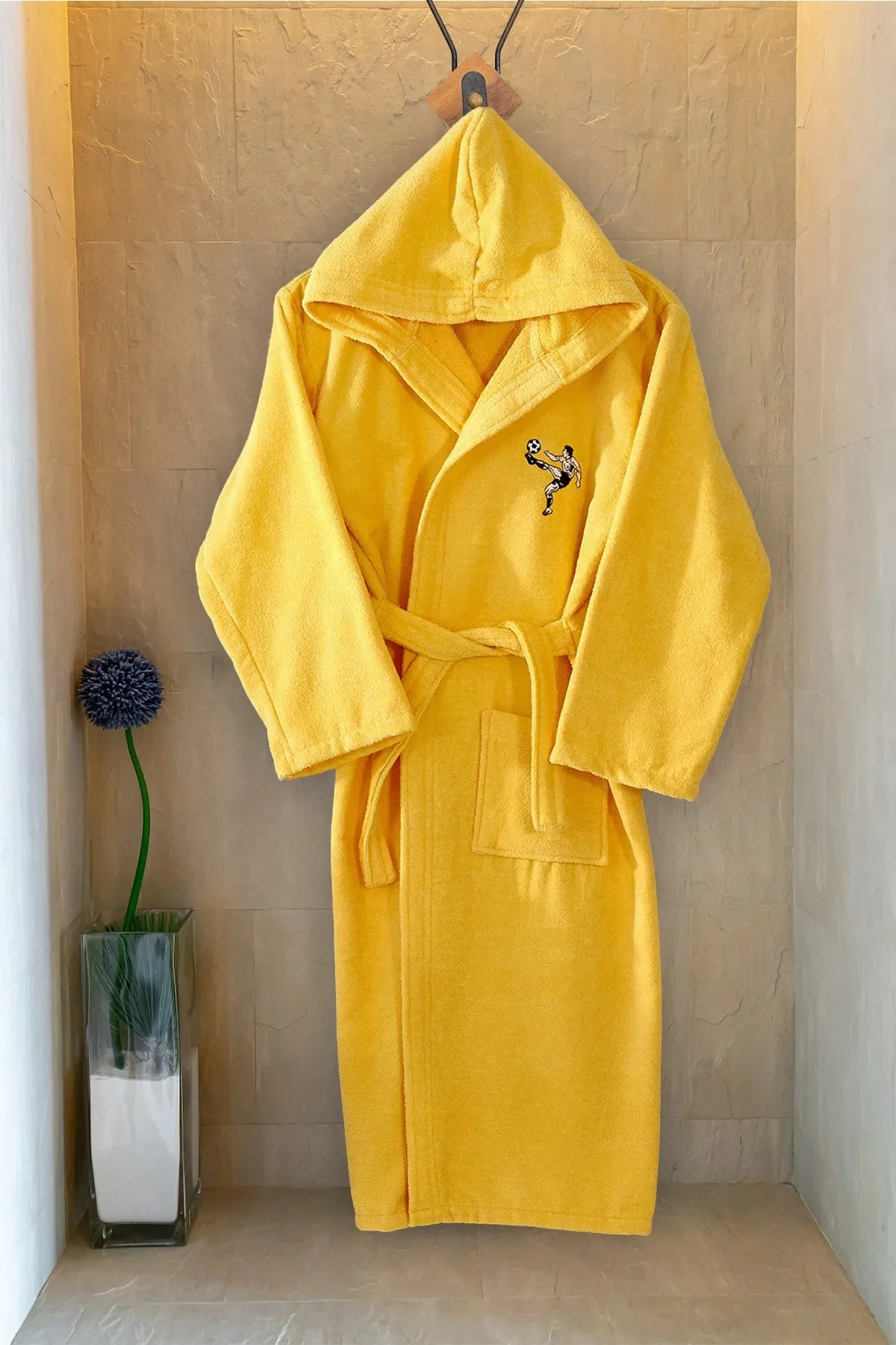 5-6 Old Bathrobe Set Enjoy Luxurious Comfort. Our Product is Produced From 100% Cotton Yarn.