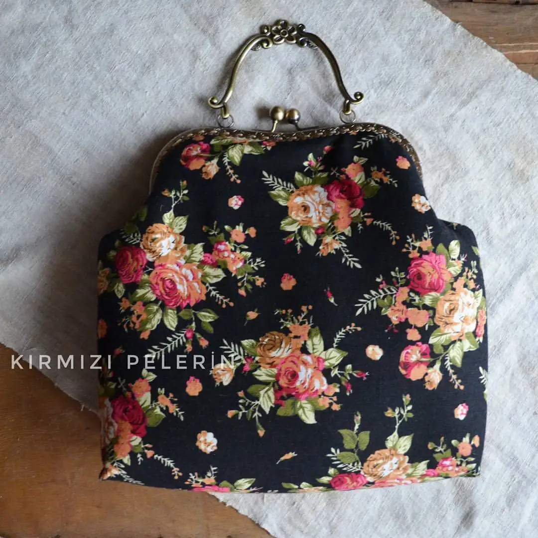 

Lost in Vintage Flower Printed Cotton and Liinen Frbric Metal Frame Bags Kiss Lock Borsa Clic 30x25x8cm
