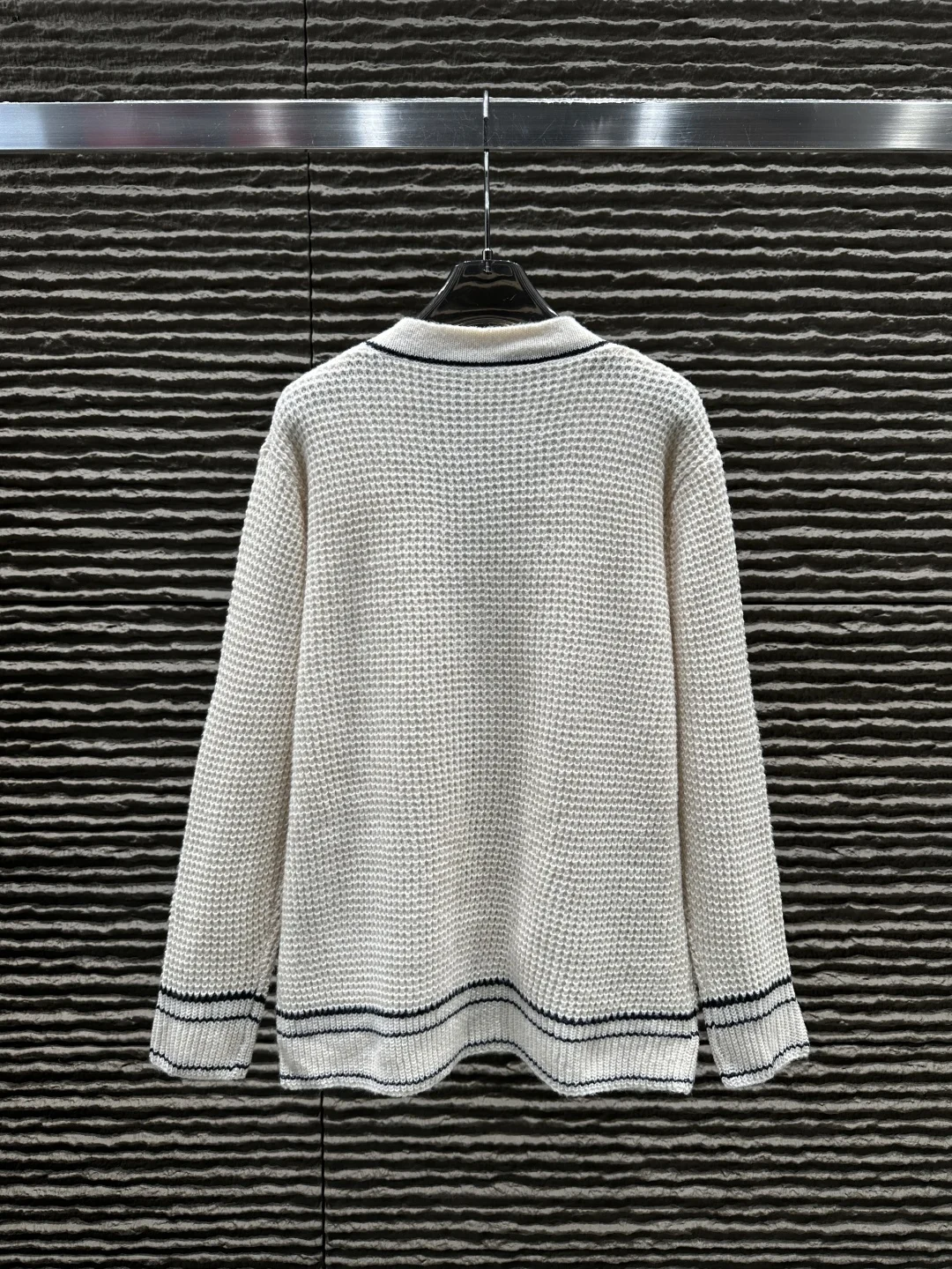 

Зима 2025 г., новый женский модный кардиган с карманными полотенцами и вышитыми буквами