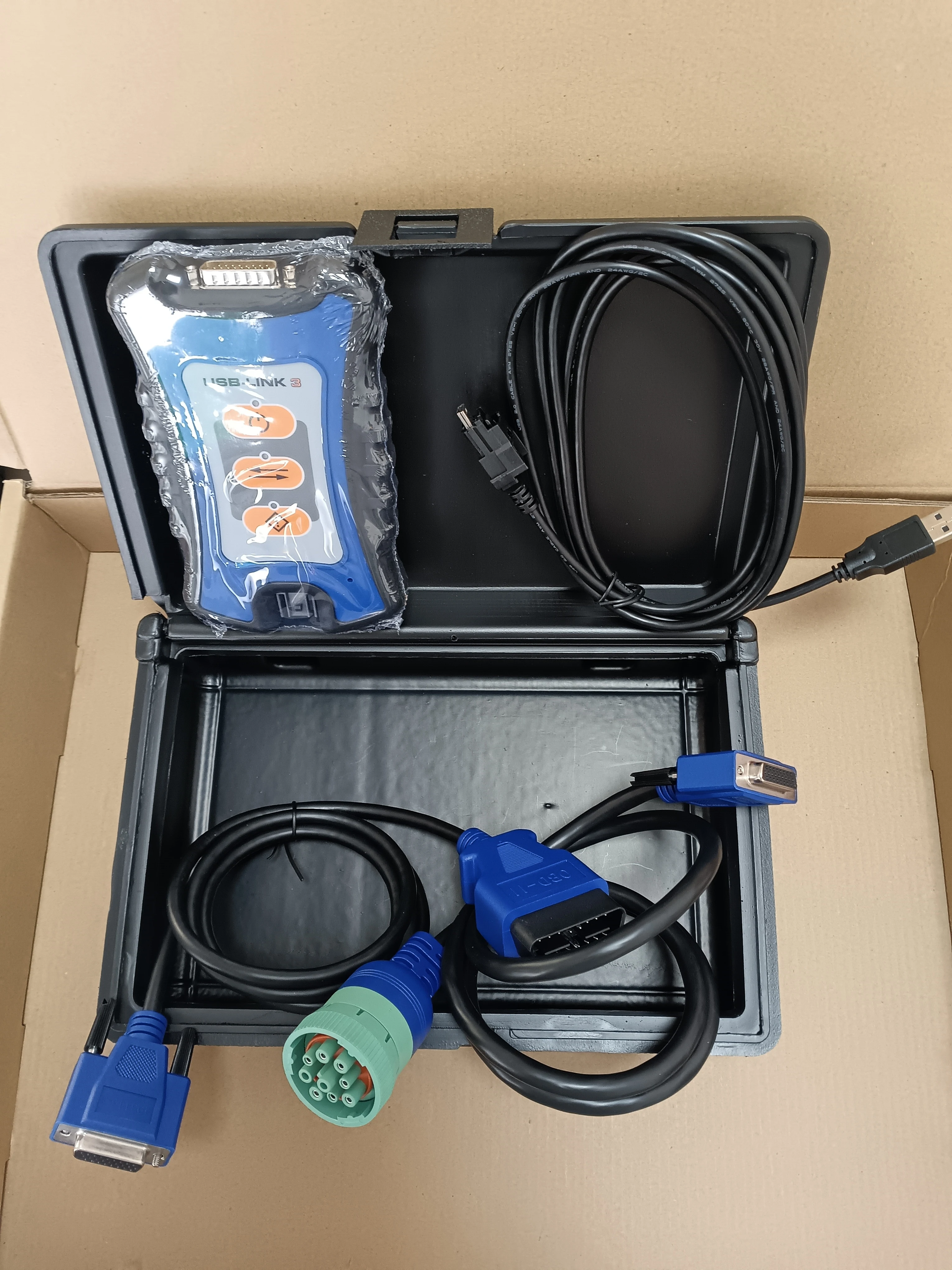 

Новинка для nexiq3, три комплекта, один комплект, в размере 358 долларов США, для CUMMINS CM570, один комплект за доставку в размере 1041 доллара США за 100 долларов США, TOTAL IS 2215 долларов США.