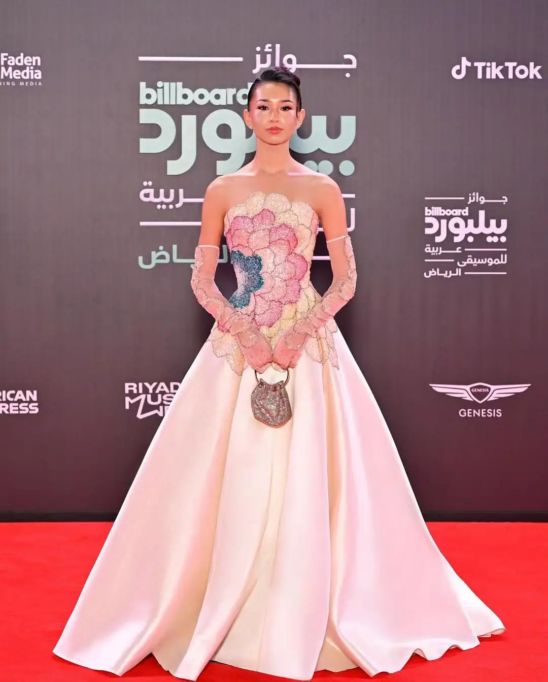 شاليمار تشانغ فستان سهرة ذهبي سخية دبي للنساء حسب الطلب