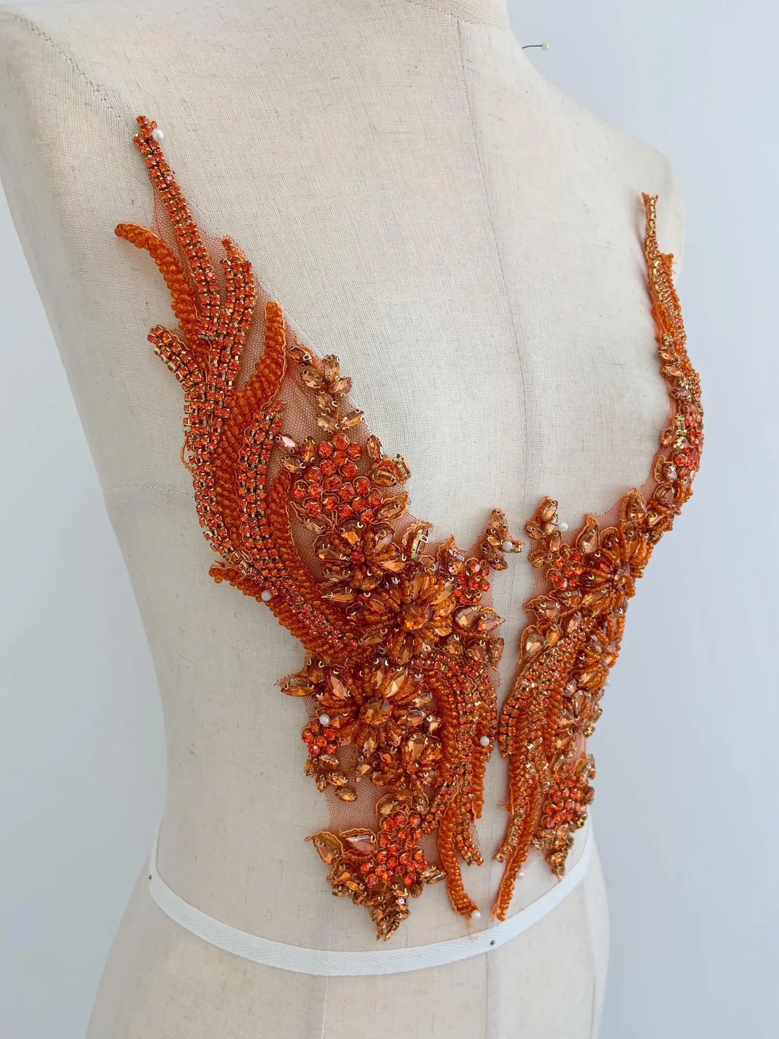 

Оранжевая нашивка со стразами и аппликацией для танцевального костюма, корсет со стразами, принадлежности от кутюр