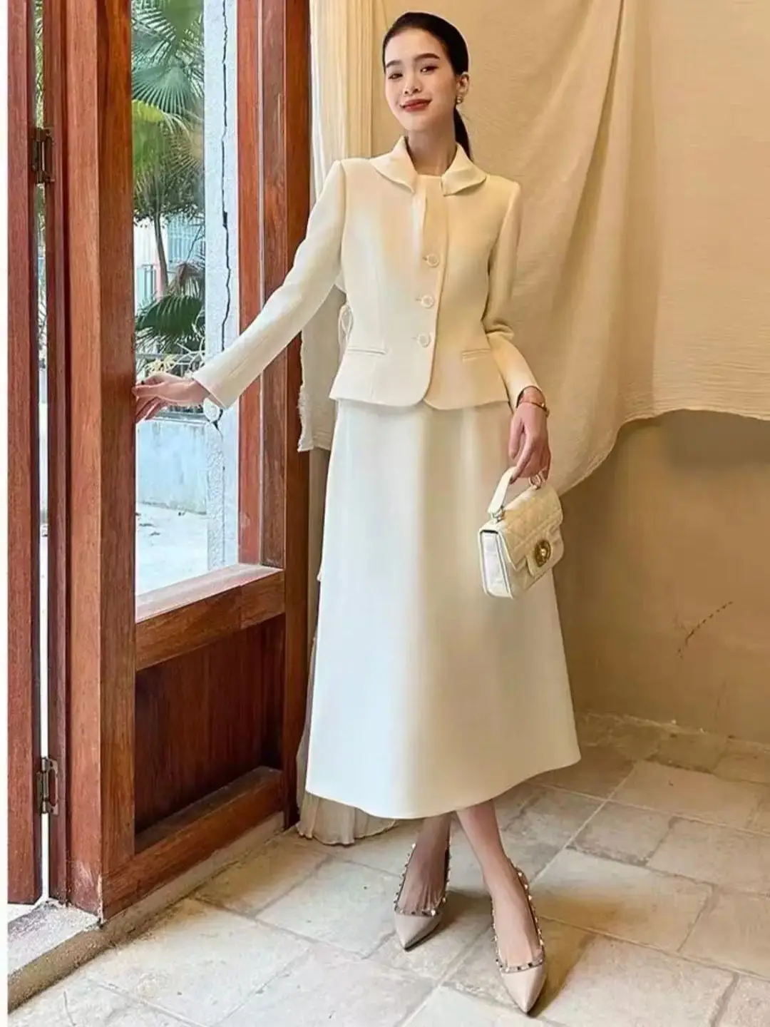 

Элегантный костюм с юбкой из смешанной шерсти в стиле ретро