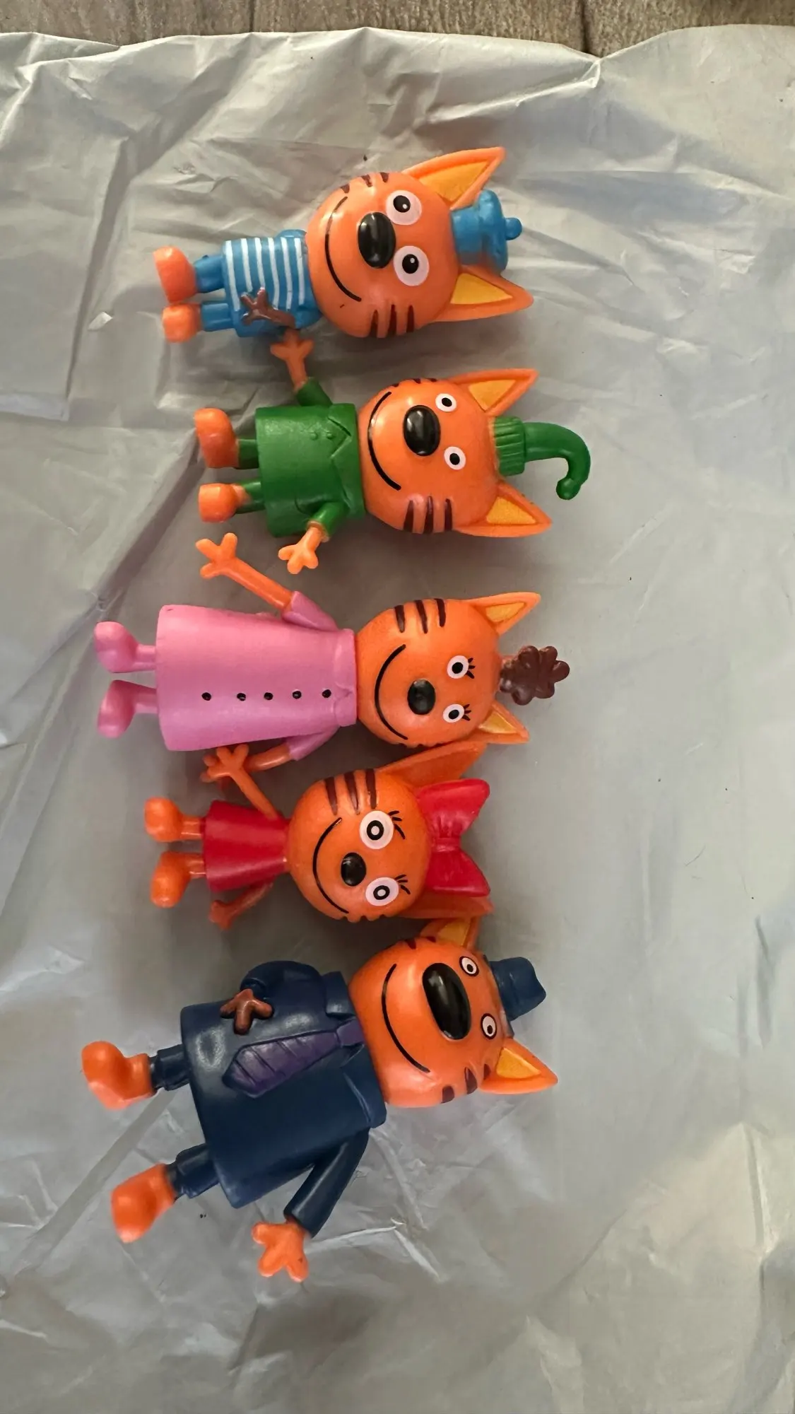 5pcs/bag 6-8cm Russian Cartoon Anime Kid-e-cats Action Figure Baking Decor Cake Figurine Three Little Kittens Model Cat Kids Toy photo review