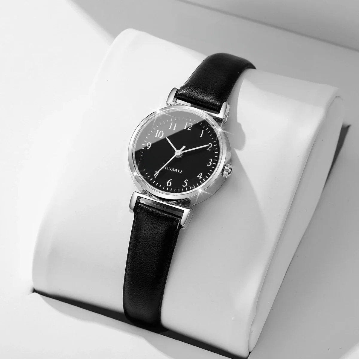 Mode Kleine Zifferblatt Frauen Uhren Einfache Leder Band Analog Quarz Armbanduhr für Damen Uhr Reloj Mujer (Ohne Box)