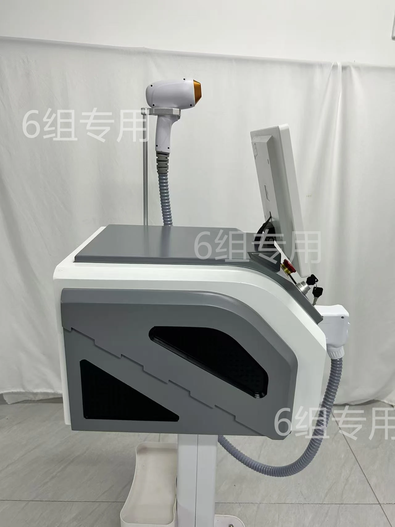 

High-power, painless,4000WPro permanent 808nm diode laser hair removal and tattoo machine with CE certification and three wavel