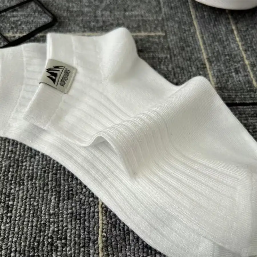 20 Pairs of Snow Capped Mountain Logo Socks, Casual Style, Simple Round Neck, Suitable for Travel, Hiking and Other Scenes