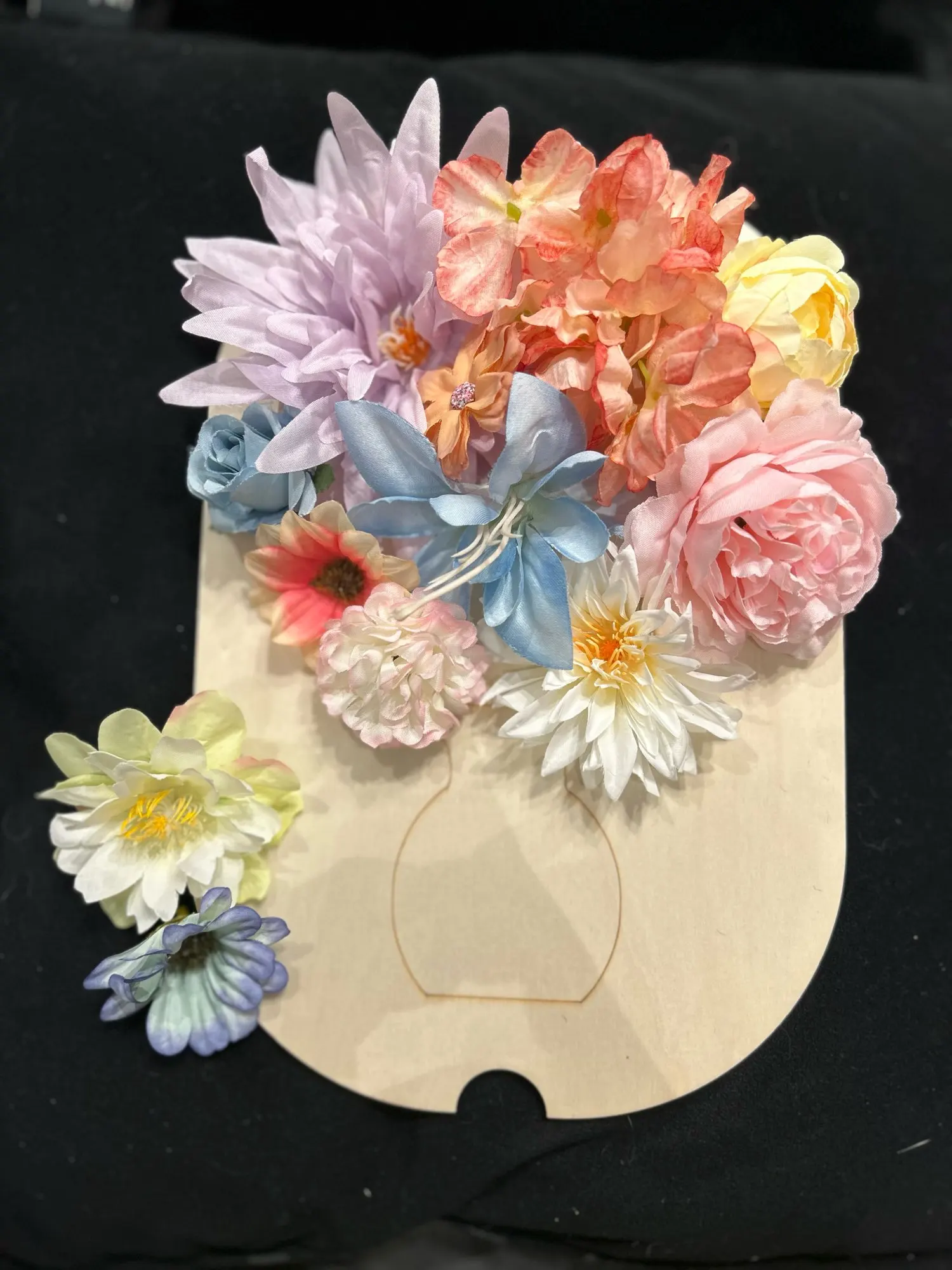 20/52Pcs Mini Random Mix Artificial Flowers Silk Fake Flowers for Home Decor DIY Craft Gifts Accessories Bride Wedding Decor photo review