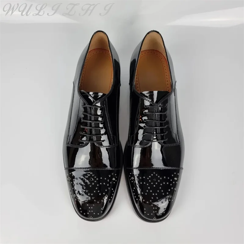 Zapatos formales de charol con tachuelas negras para hombre, zapatos Derby de negocios de lujo con cordones, cómodos, hechos a mano, Oxford, zapatos formales de boda