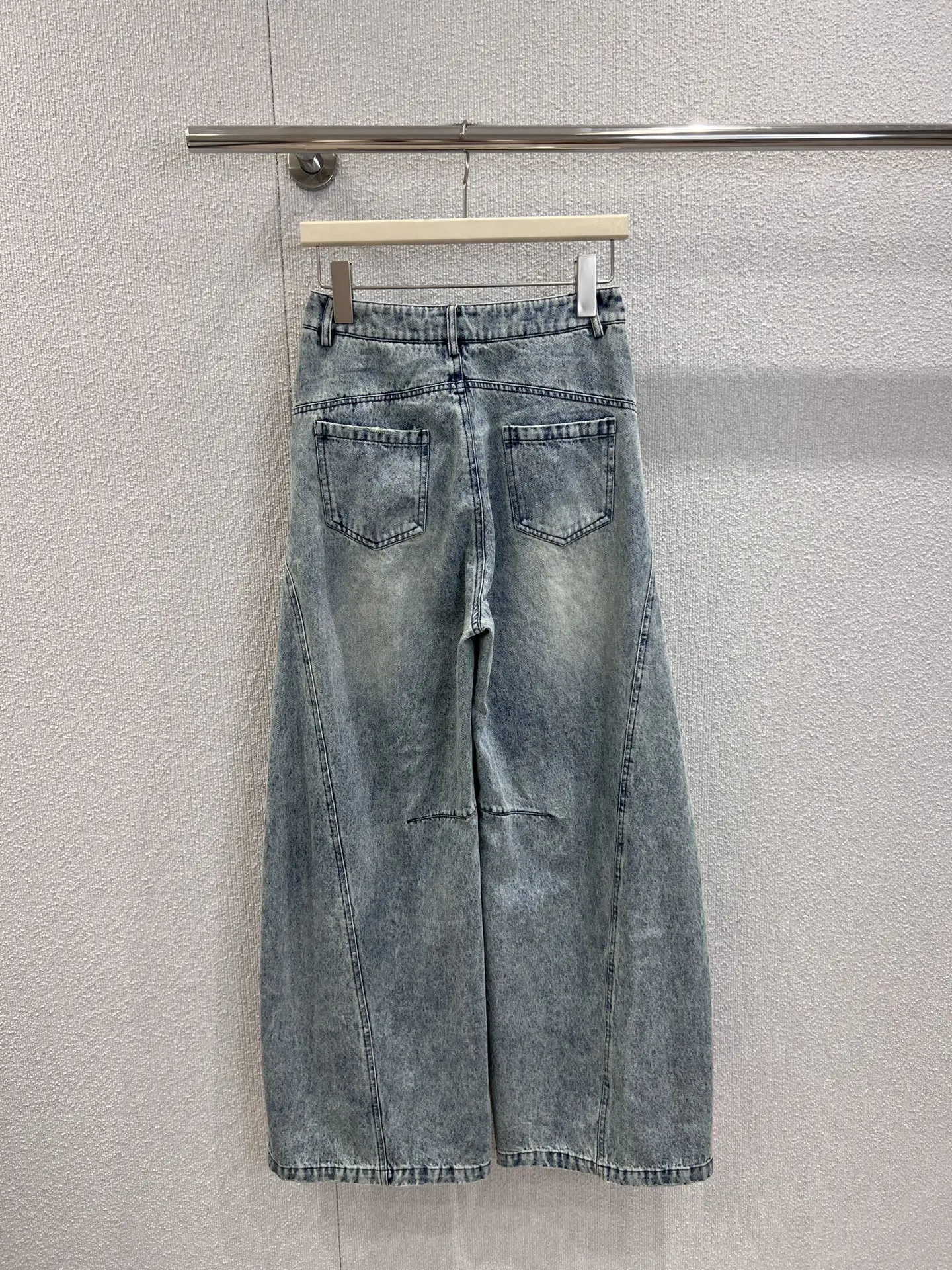 

25 New Classic Loose Ripped Washed Handsome High-end Jeans