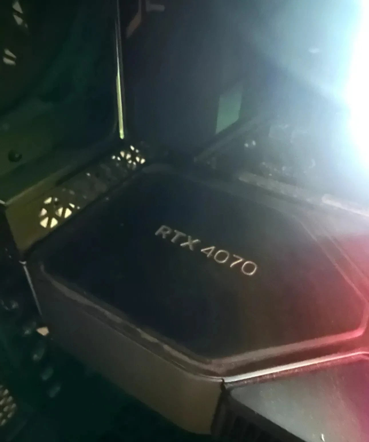 بطاقة رسومات NVIDIA GeForce RTX 4070 Founders Edition سعة 12 جيجابايت 2024 مستعملة #5