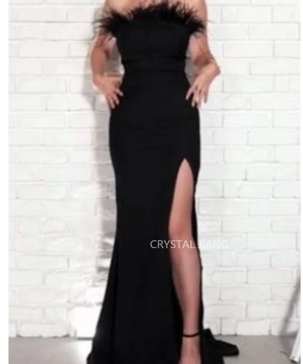 Vintage Black Long Strapless Crepe Vestidos de noite, Sem mangas com penas, Sereia Slit Sweep Train