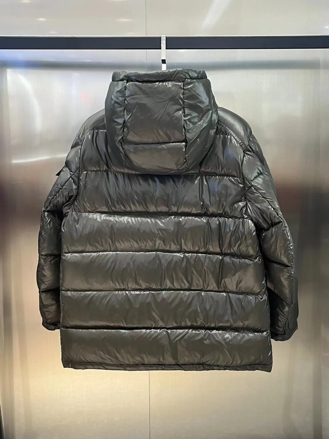 

New Winter Women's Down Jacket Hooded Warm Cold-proof Classic Fashion High Qualty 2025 Female Coat XUAN007-M1550