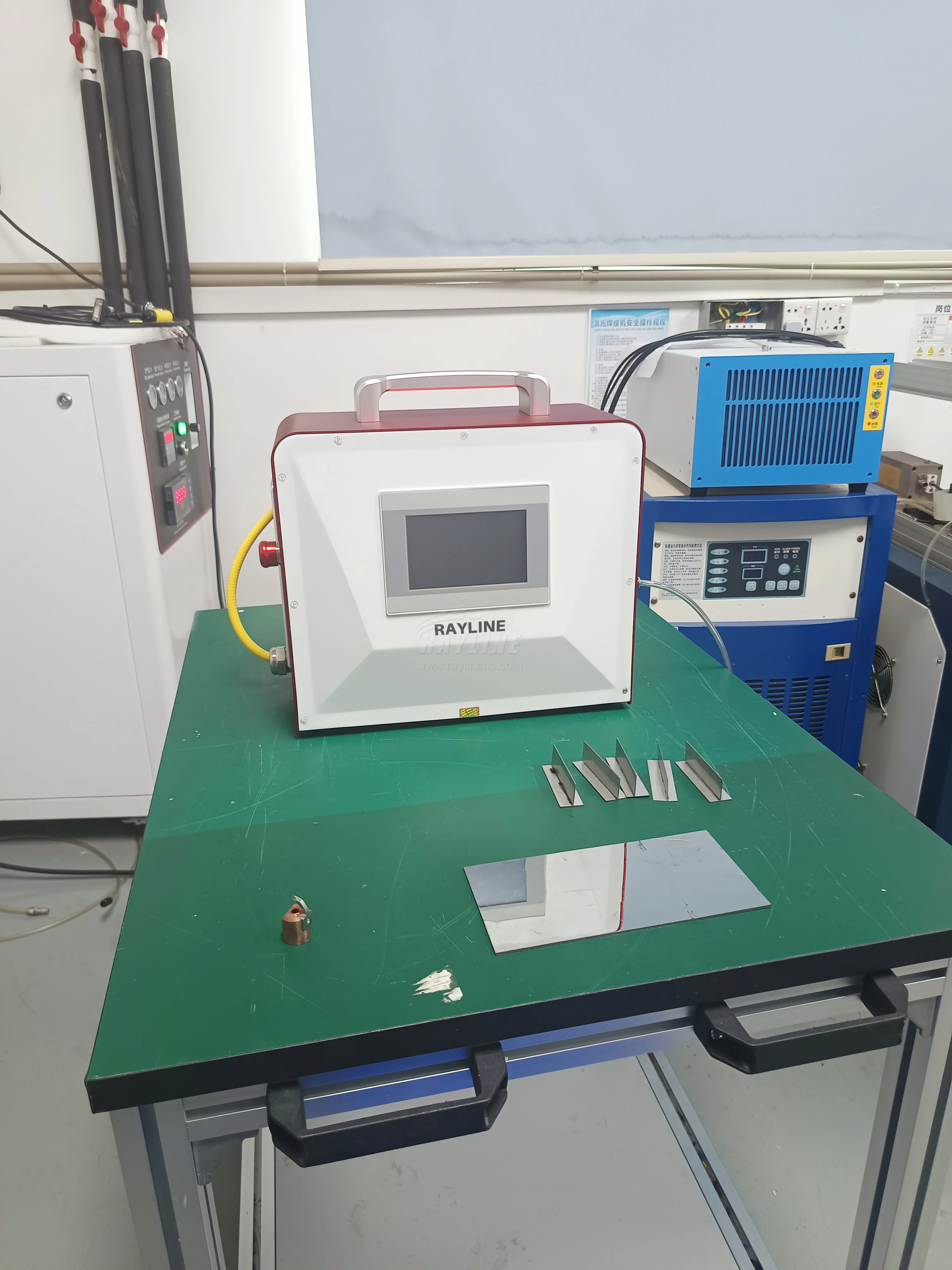 2-in-1 Pulse Laser Spot Welder Qcw 1000W Cutter Thin Sheet Metal Welding Cutting Machine Portable Laser Welder