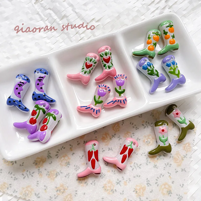 Z35 24x17mm Fun Charm Exquisite Western Cowboy Boots Lampwork Beads Flowers Pattern Bead DIY Necklaces Bracelet Making Beads