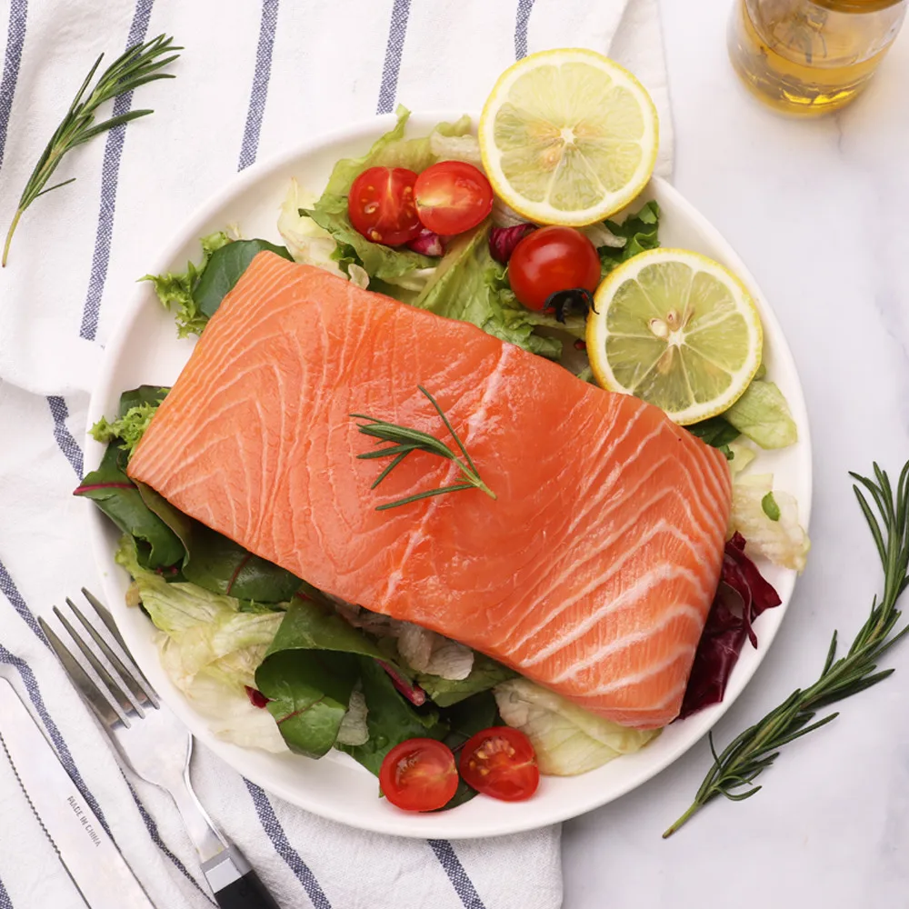 سمك السلمون الحي من دون صلصة ، ببذر الباروننورواي ، جزء كامل (مبرد)