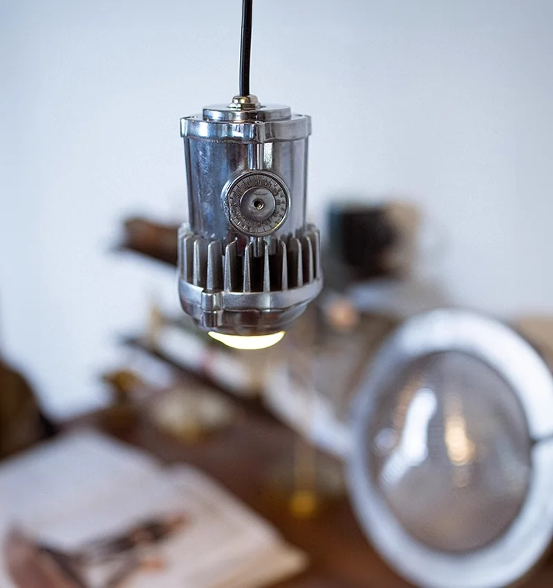 Luz colgante de bala espacial Vintage