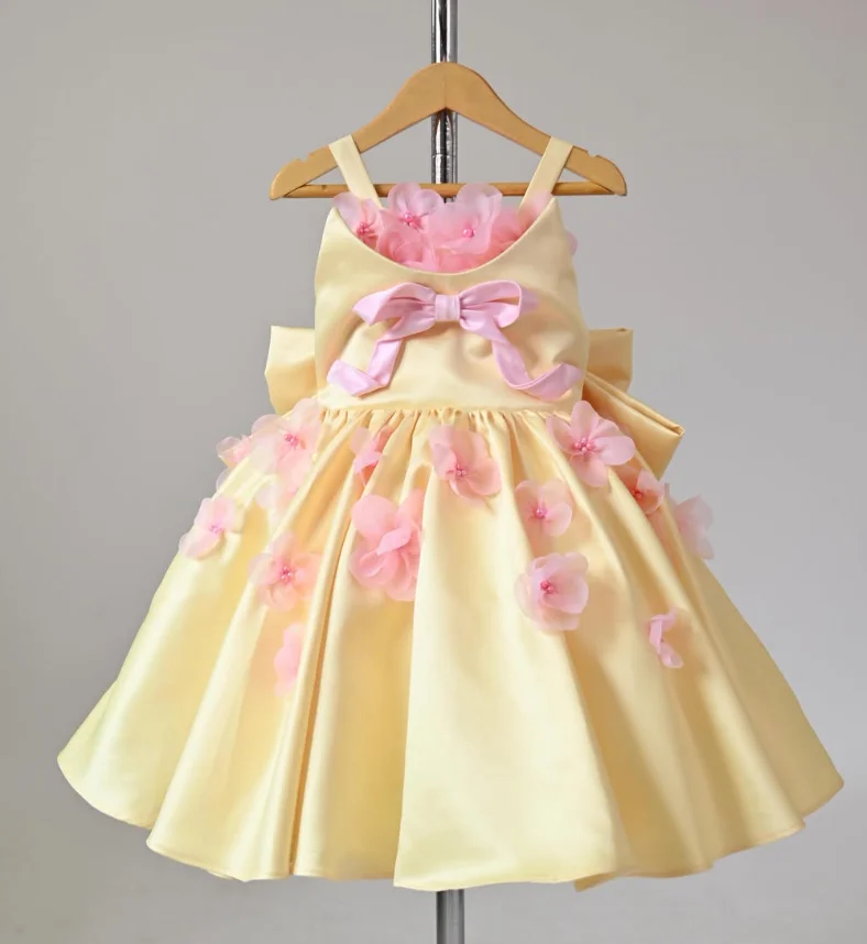 vestidos-de-nina-para-ocasiones-especiales-con-aplicaciones-florales-de-saten-y-lazo-vestidos-de-fiesta-de-cumpleanos-para-bebes-tallas-de-1-a-14-diseno-personalizado-color-amarillo-vestidos-adorables-para-la-primera-comunion