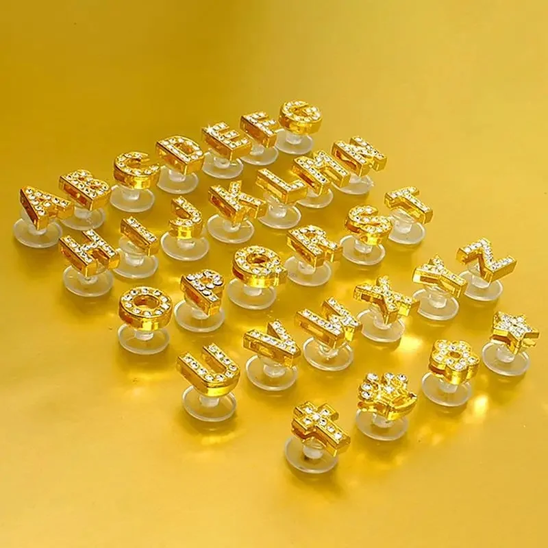 Breloques de chaussures en métal avec lettres dorées, cristal, alliage de diamant, accessoires de chaussures, décoration de chaussures, haute qualité, 1PC