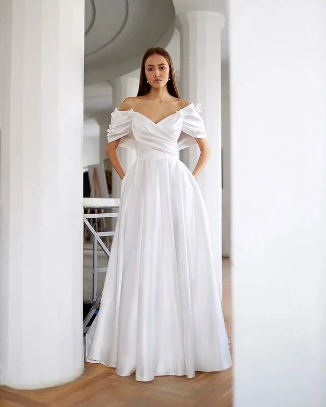 

Customize Made To Measures A-line Off Shoulder Wedding Dresses V-neck Sleeveless Satin Bridal Dress Long Elegant Bridal Gown