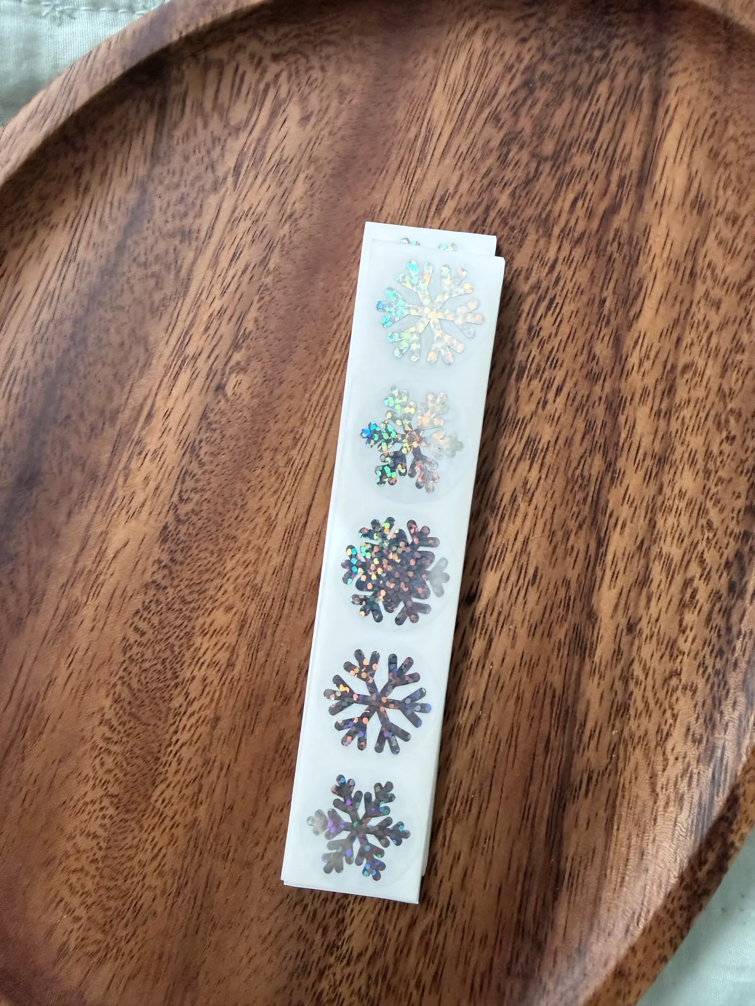 100-500pcs Laser Christmas Snow Stickers Party Christmas Gift Wrapping Label Children Scrapbook Stationery Stickers photo review