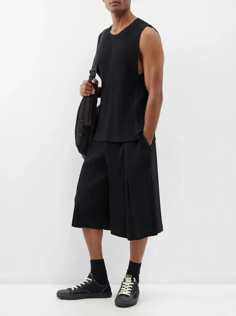 Miyake Pleated Men Sleeveless Vest Round Neck Loose Fit Casual Tank Top Japanese Minimalist Daily Wear