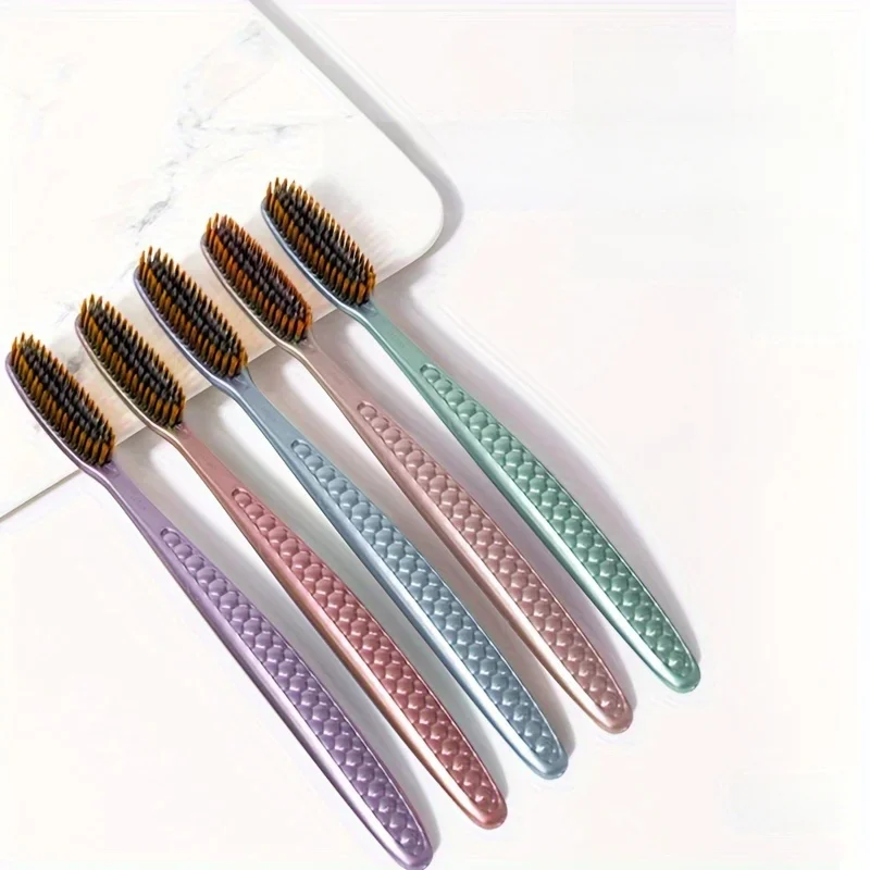 Brosse à dents en cheveux doux, sac de 5 pièces avec tête de brosse étendue incurvée pour un nettoyage buccal en profondeur en 5 couleurs pour adultes,