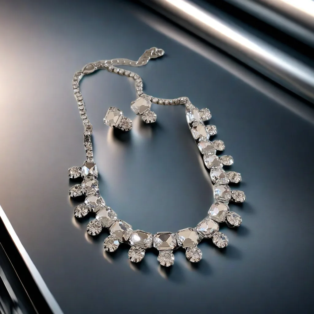 

Fashionable Women's Elegant Wedding Set, Square Diamond Necklace, Earrings, Jewelry, Suitable for Daily Wear Gift Jewelry
