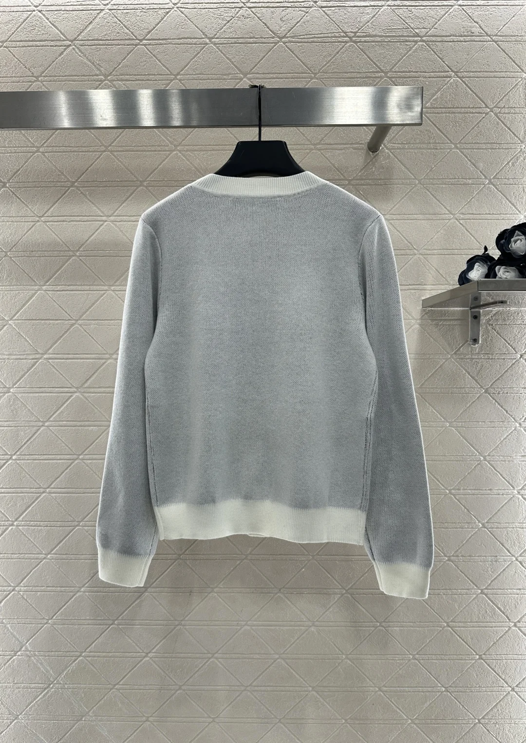 

New women's jacquard knitted cardigan V-neck knitted cardigan version button fashionable style casual top