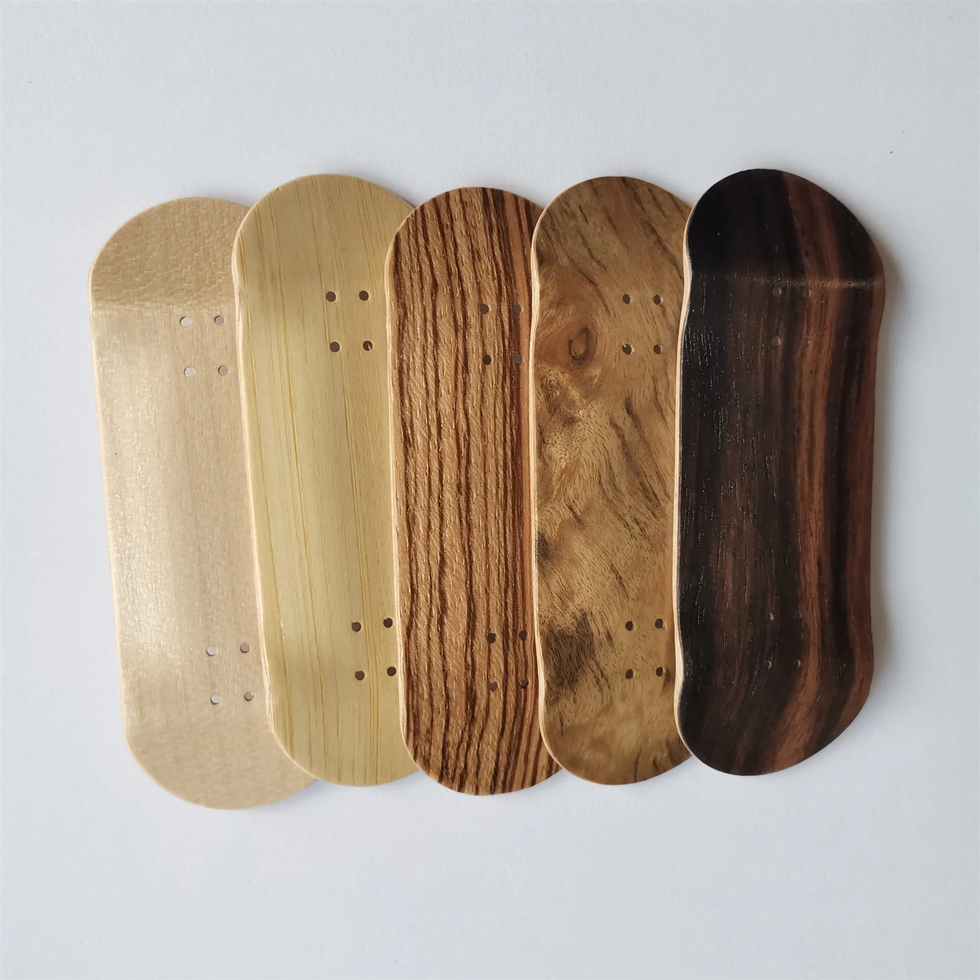 Professionelles 97 * 34 mm Griffbrettdeck, 5-lagiges kanadisches Ahornholz für Mini-Holz-Skateboard – Detail 2