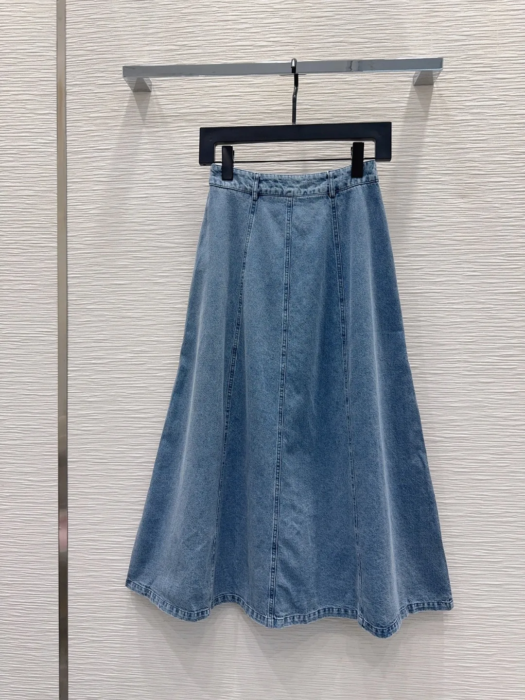 

2026 Summer New Retro Denim Skirt Women Casual Commute Umbrella Skirt Washed Denim Mid-length Half Skirt