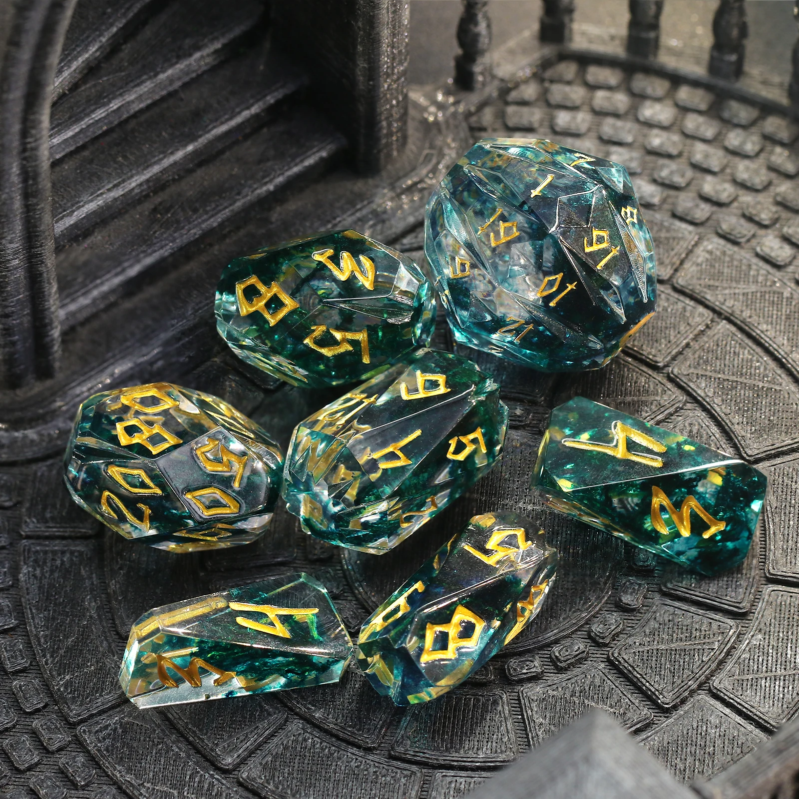 Resin Dice Set, Dungeons and Dragons DND Dice with Box Polyhedral DND Dice Set 7 Piece Role Playing RPG Table Game